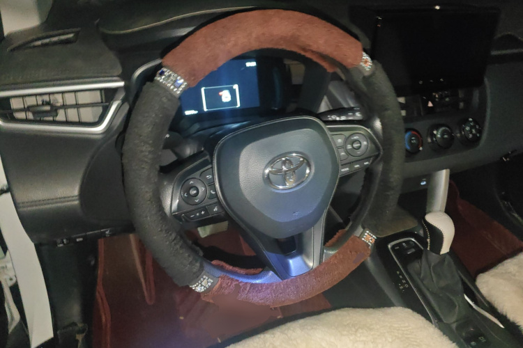 丰田 卡罗拉锐放 2023款 2.0L 先锋版中控内饰13