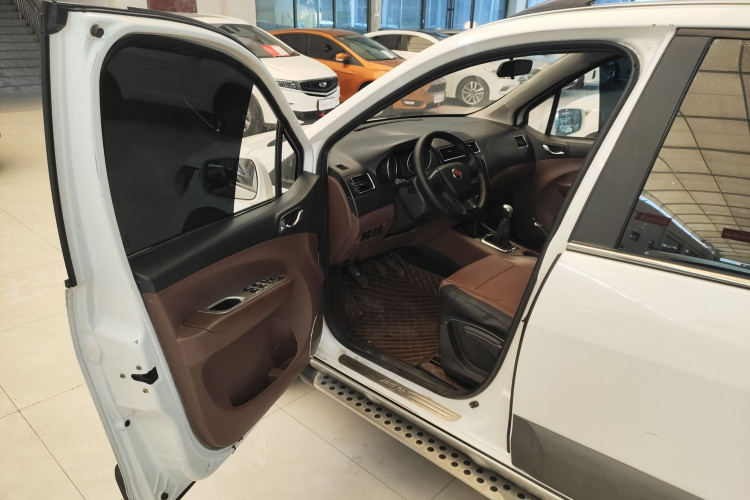 东风风行 景逸X5 2016款 1.6L 手动豪华型中控内饰20