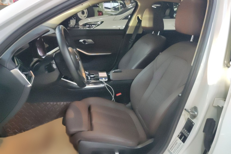 宝马3系 2021款 改款二 325Li M运动套装局部细节19