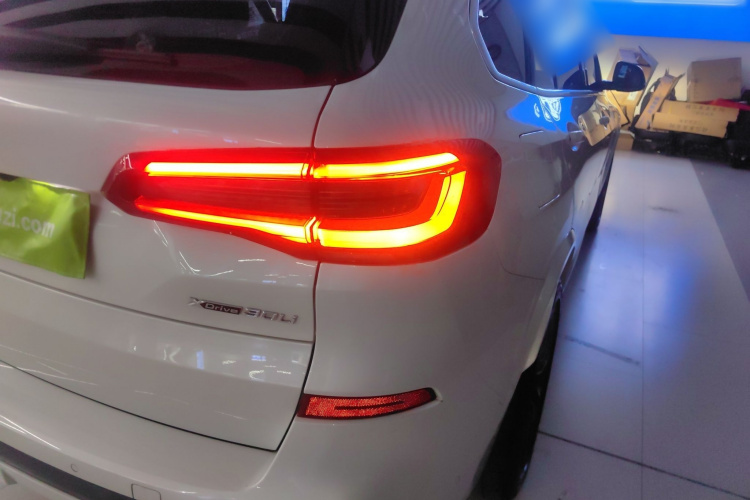 宝马X5 2022款 xDrive 30Li M运动套装车身外观6007