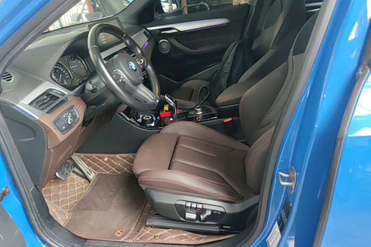 宝马X2 2021款 改款 sDrive25i 曜夜版局部细节19