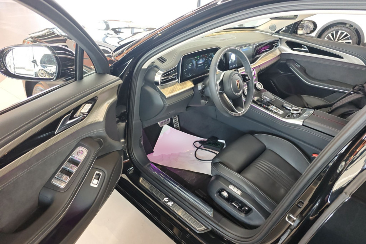 红旗H9 2020款 2.0T 智联旗畅版中控内饰20