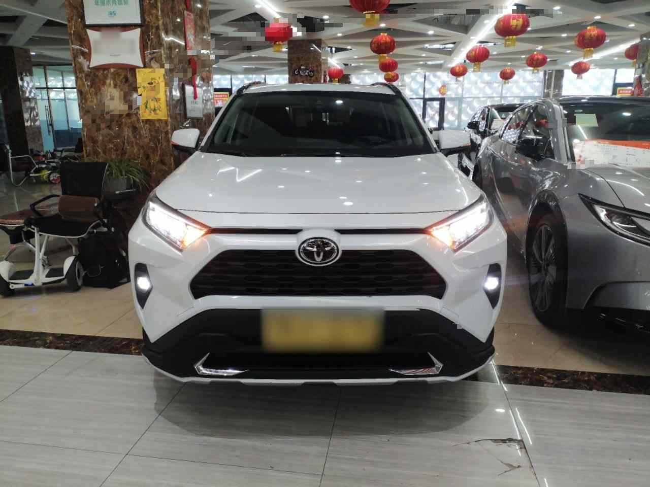 丰田 RAV4荣放 2023款 2.0L CVT两驱风尚版(1)
