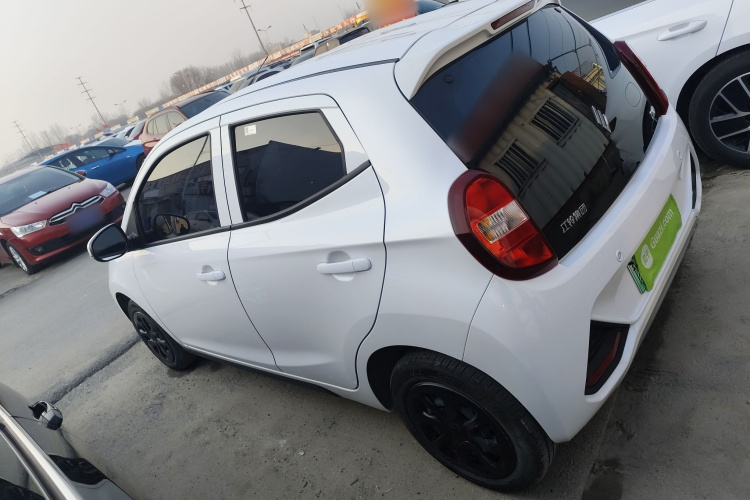 江铃集团新能源 易至EV2 2024款 201km 舒适型车身外观4