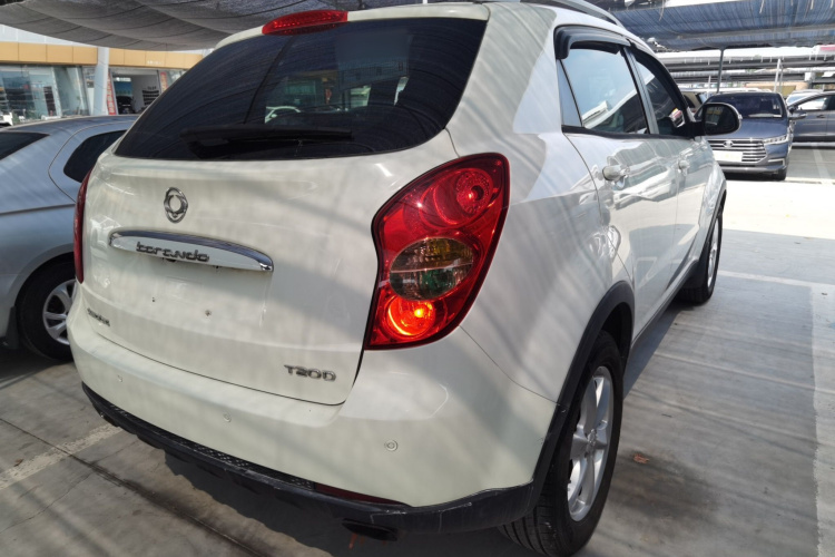 双龙 柯兰多 2011款 2.0T 柴油两驱自动豪华导航版车身外观6005