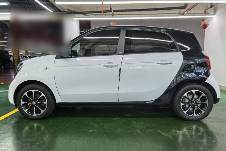 smart forfour 2016款 1.0L 52千瓦激情版车身外观6004