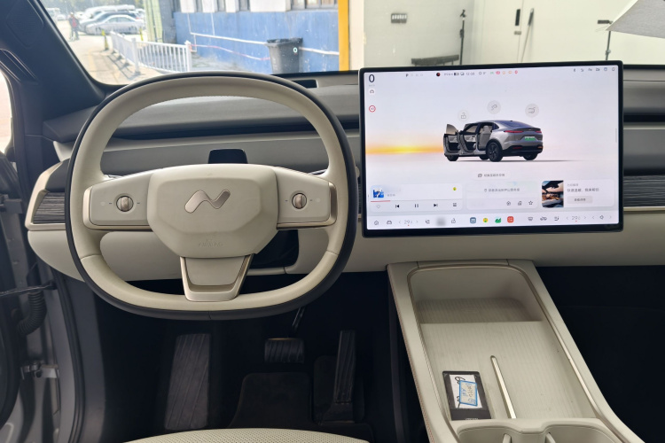 乐道L60 2024款 60kWh 后驱版中控内饰7006