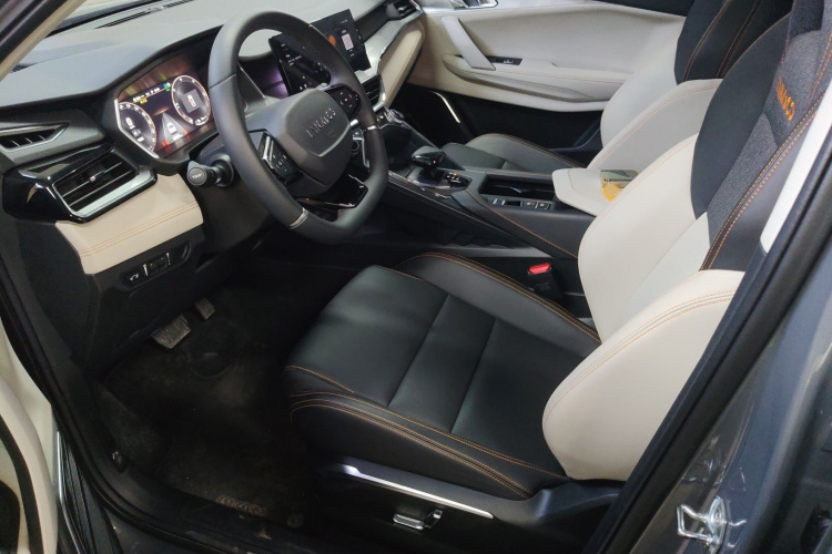 领克06 EM-P 2022款 PHEV 84KM续航版 Pro局部细节19