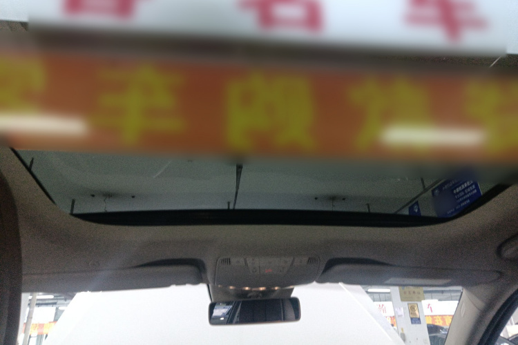 奔驰E级 2016款 E 300 L 运动豪华型中控内饰22