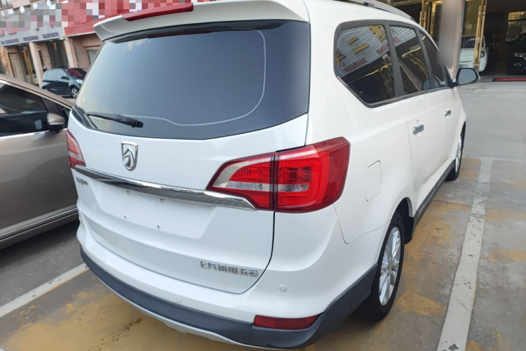 宝骏730 2016款 1.5L 手动舒适型 7座 国V车身外观6005