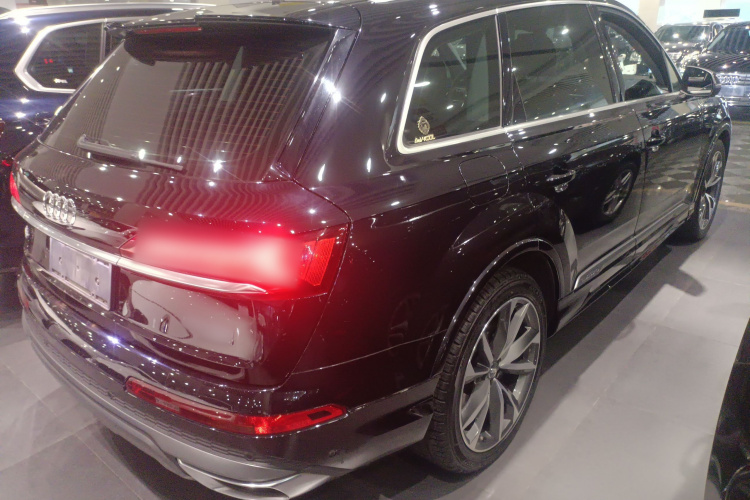 奥迪Q7 2021款 55 TFSI quattro S line运动型车身外观6005