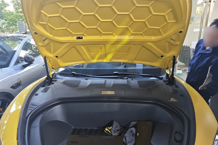 小米汽车 小米SU7 Ultra 2025款 Ultra机舱底盘24