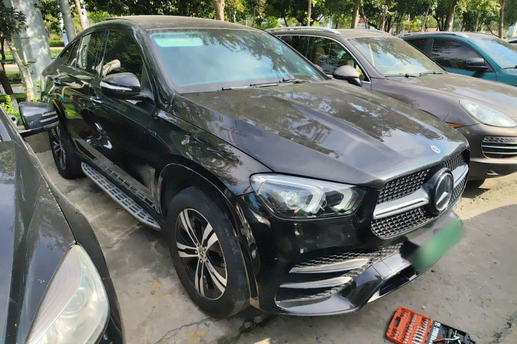 奔驰GLE新能源 2021款 GLE 350 e 4MATIC 轿跑SUV车身外观3