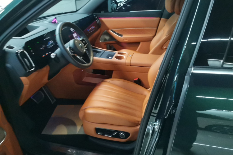 鸿蒙智行 问界M8 2025款 增程 Ultra版 53.4kWh 6座版局部细节19