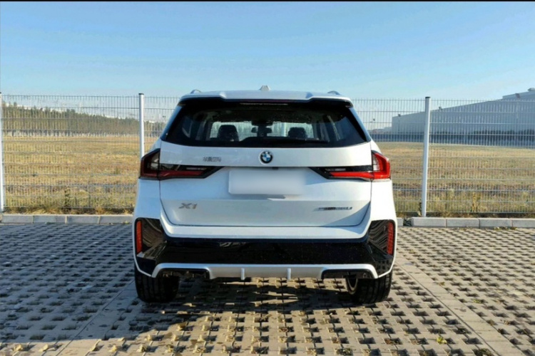 宝马X1 2024款 sDrive25Li X设计套装车身外观6005