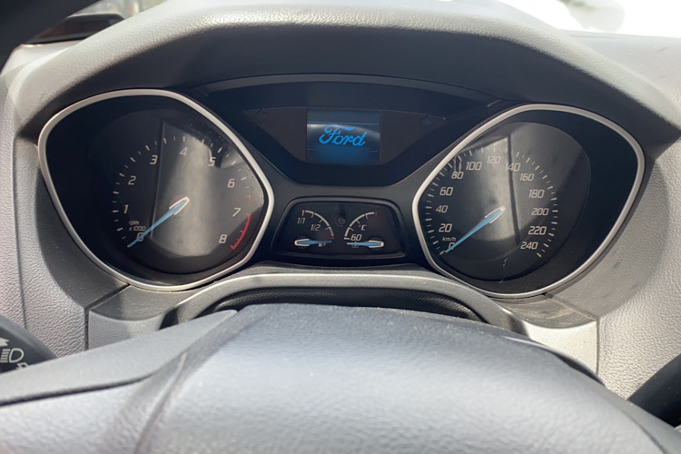 福特 福克斯 2012款 两厢 1.6L 自动舒适型局部细节14