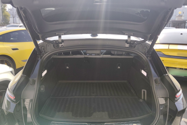 蔚来ET5T 2023款 75kWh Touring机舱底盘23