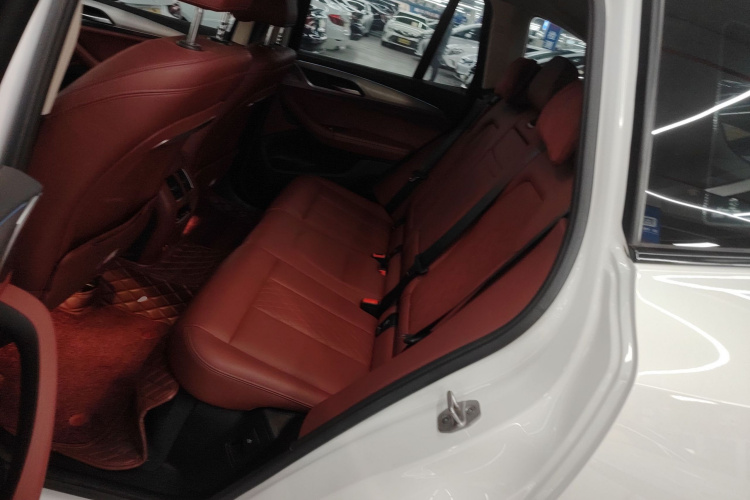 宝马iX3 2022款 改款 创领型中控内饰7004