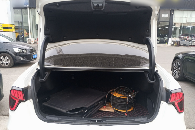 领克03 2021款 2.0TD 自动劲 冠军版机舱底盘23