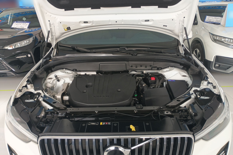 沃尔沃XC60 2025款 B5 四驱智远豪华版机舱底盘24