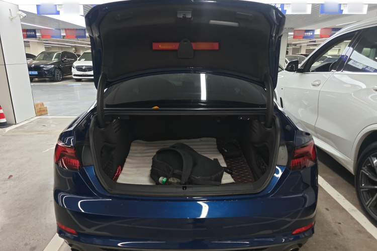 奥迪A5 2017款 Coupe 40 TFSI 时尚型机舱底盘23