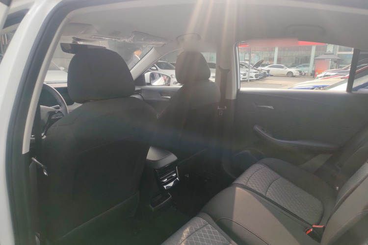 荣威i5 2023款 1.5L 手动舒享版中控内饰22