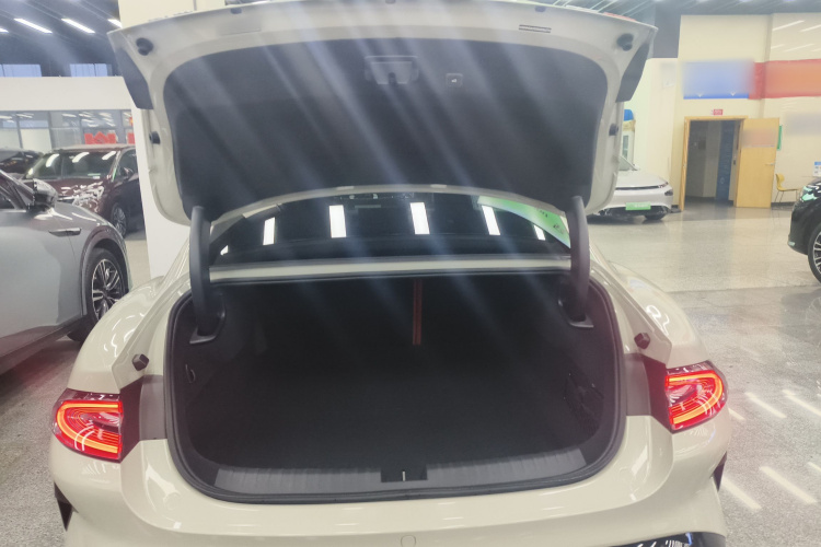 小米汽车 小米SU7 2024款 四驱超长续航高阶智驾Max版机舱底盘23