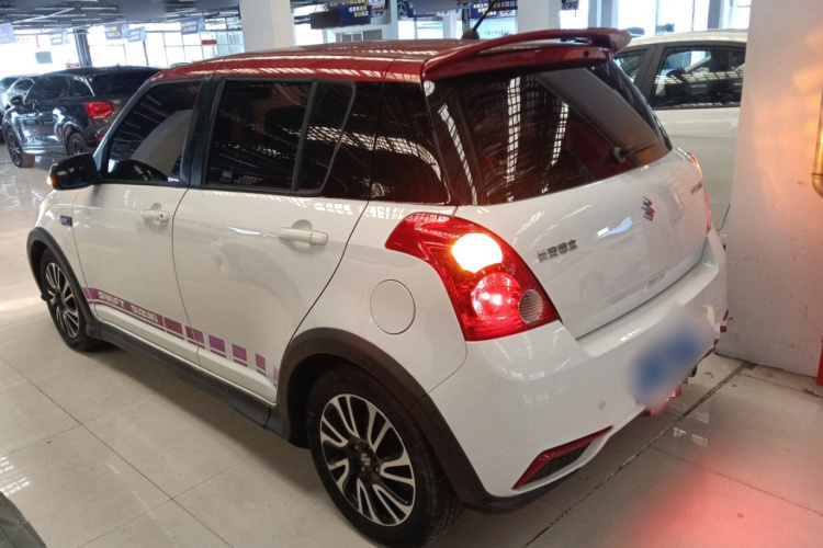 铃木 雨燕 2016款 1.5L 自动时尚型酷玩版车身外观6003