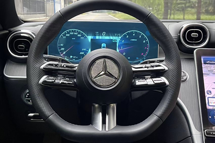 奔驰C级 2023款 C 200 L 运动版中控内饰7002