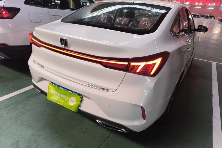 长安 逸动 2025款 PLUS 1.4T 双离合高能版车身外观6006