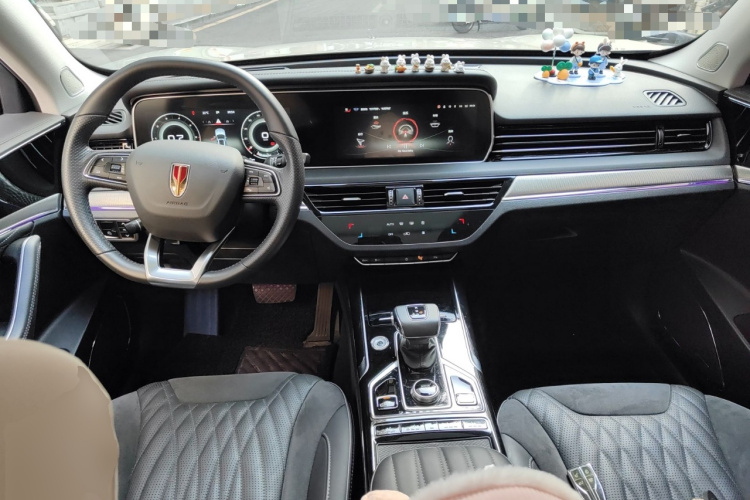 红旗HS5 2022款 2.0T 智联旗享四驱版中控内饰12