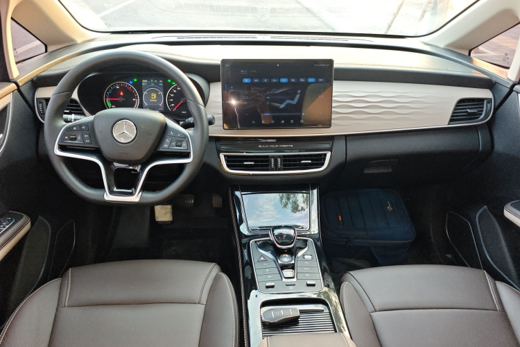 比亚迪 宋MAX新能源 2022款 DM-i 105KM 尊荣型中控内饰7002