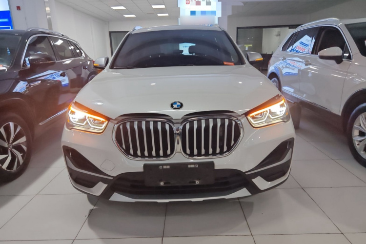 宝马X1 2022款 改款 xDrive25Li 尊享型车身外观6001