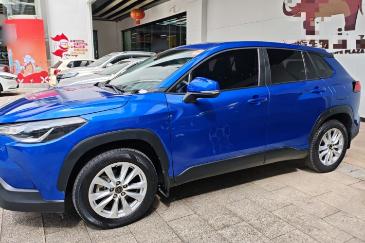 丰田 卡罗拉锐放 2022款 2.0L 先锋版车身外观4