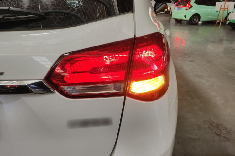 哈弗H2 2017款 蓝标 1.5T 自动两驱豪华型车身外观9