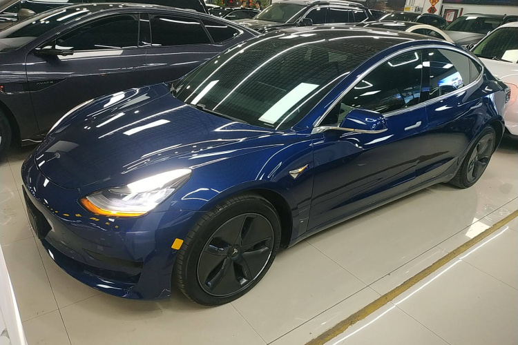 特斯拉 Model 3 2020款 标准续航后驱升级版车身外观1