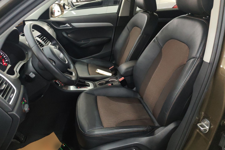 奥迪Q3 2017款 30 TFSI 时尚型中控内饰19