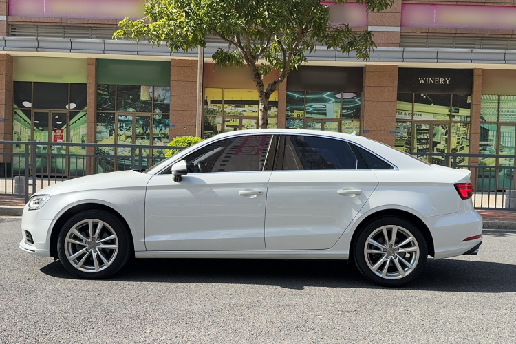 奥迪A3 2018款 30周年年型 Limousine 35 TFSI 进取型车身外观6003