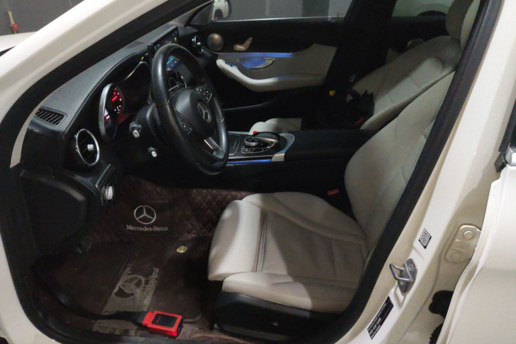 奔驰C级 2017款 C 180 L 运动版中控内饰19