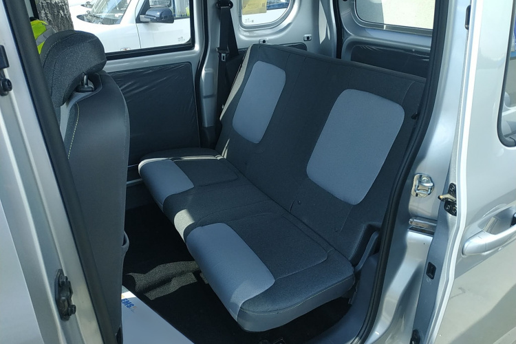 五菱汽车 五菱之光新能源 2025款 305km 进取型中控内饰7004