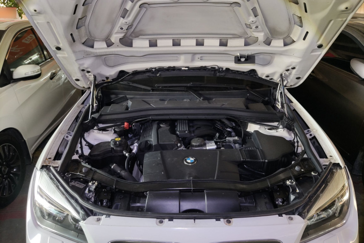 宝马X1(进口) 2012款 sDrive18i豪华型机舱底盘24