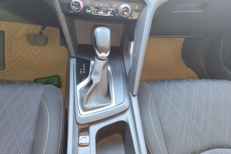 雪佛兰 沃兰多 2018款 530T 自动劲享版（5+2款） 国V局部细节18