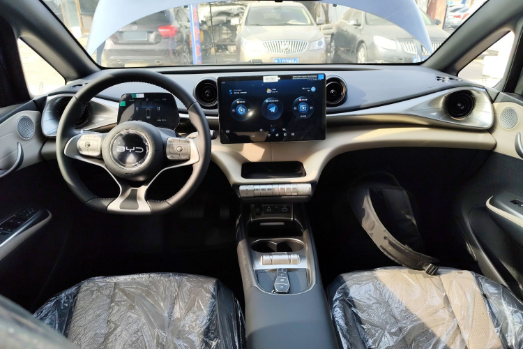 比亚迪 海豚 2025款 420km 自由版中控内饰12