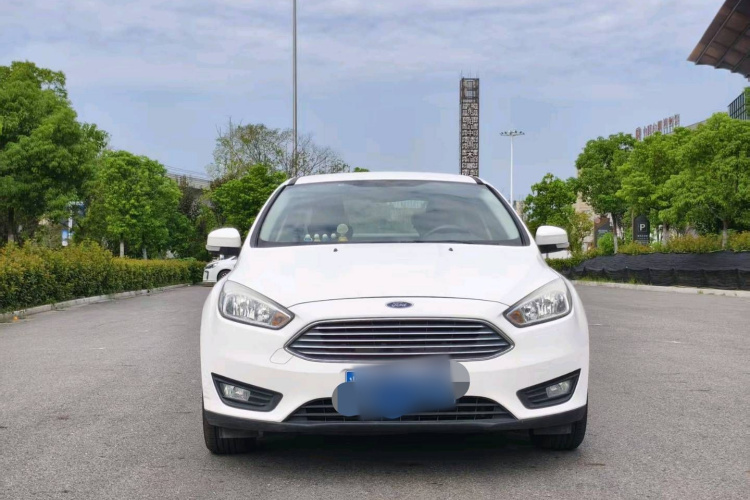 福特 福克斯 2017款 三厢 1.6L 手动舒适型智行版车身外观6001