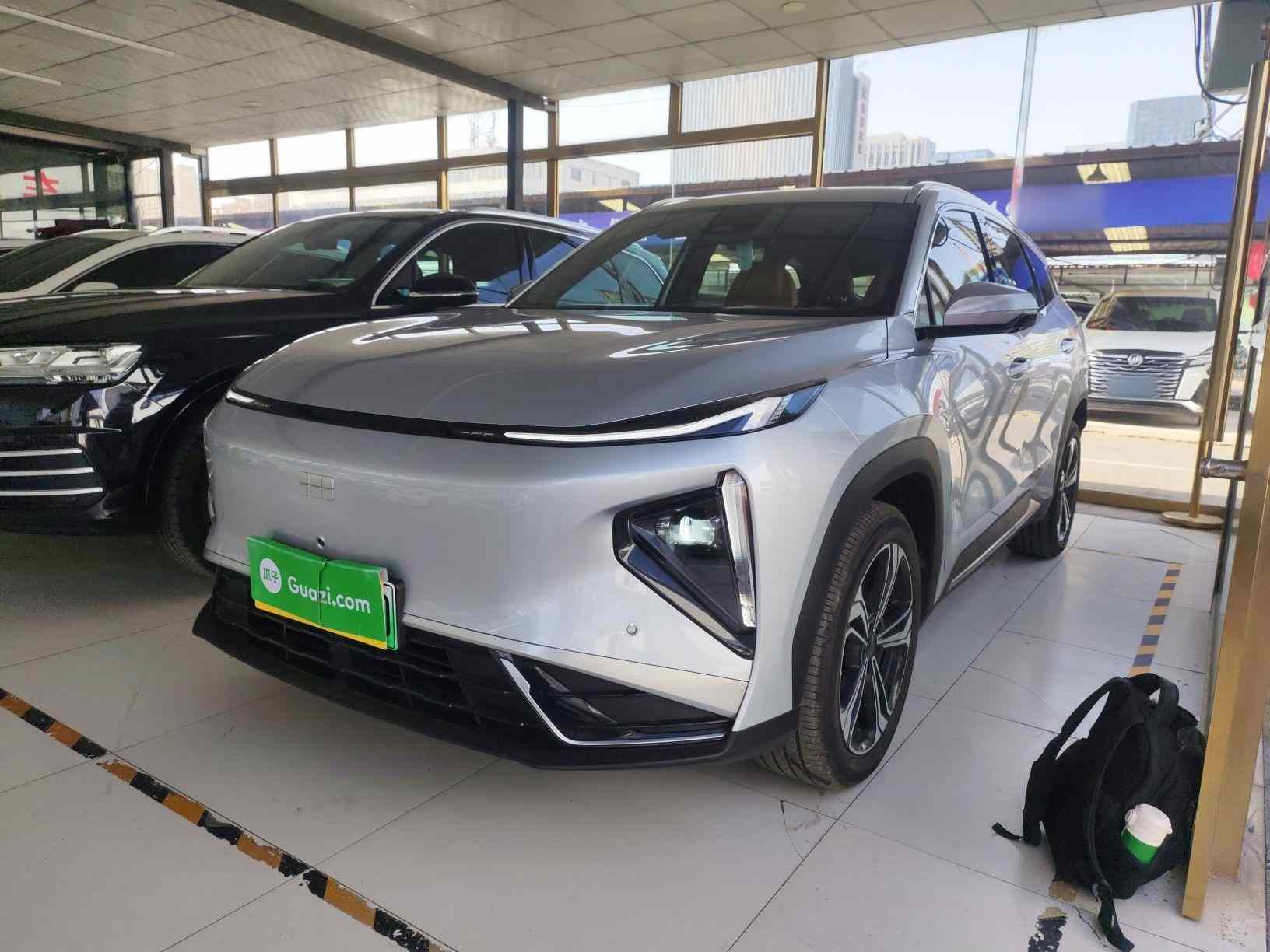吉利银河 银河L7 2025款 EM-i 115km 探索+版(2)