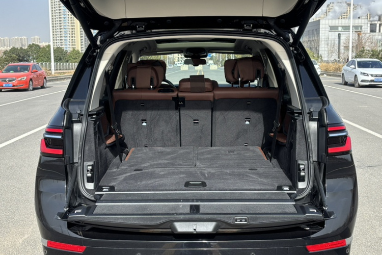 宝马X7 2023款 xDrive40i 领先型豪华套装局部细节9011