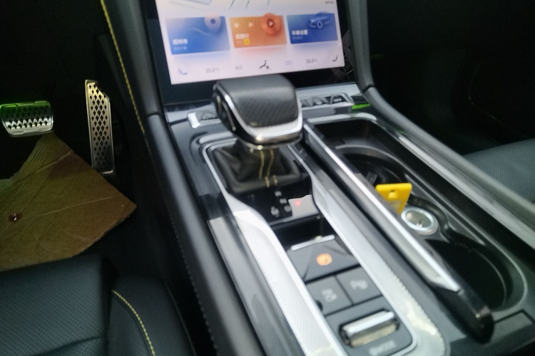 红旗H6 2023款 2.0T 致臻版局部细节18