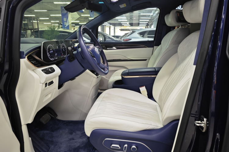 别克GL8 2020款 Avenir艾维亚 四座尊礼版中控内饰7007