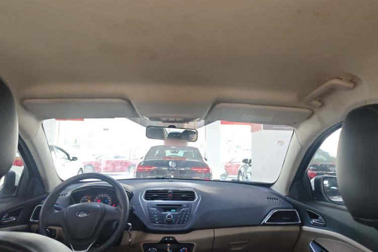 福特 福睿斯 2015款 1.5L 自动舒适型中控内饰22