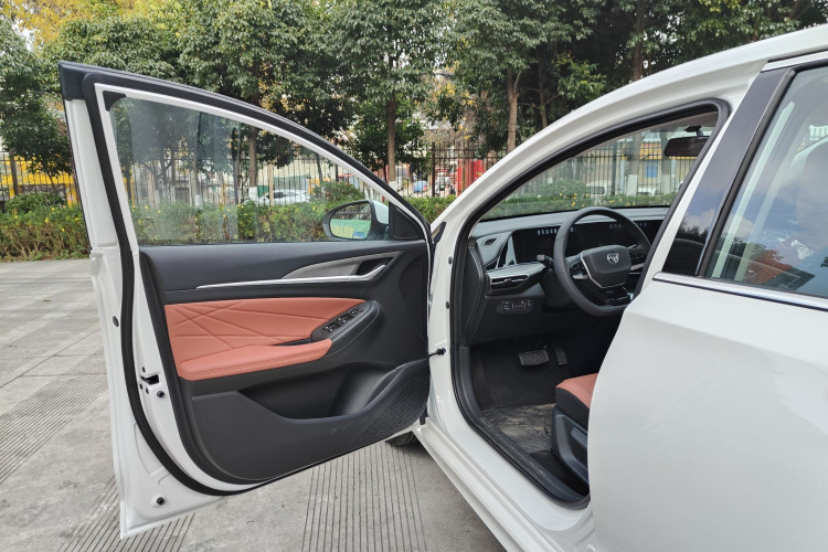 长安 逸动 2025款 PLUS 1.4T 双离合高能版局部细节19